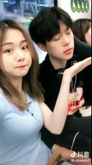 Hãy ra đây mà xem, cả châu Á đang "phát sốt rần rần" với trào lưu hứng cằm này đây!