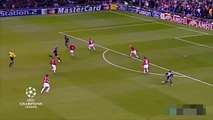 Mateo Kovacic, Ronaldonun Manchester Uniteda attığı golü atmaya çalışıyor