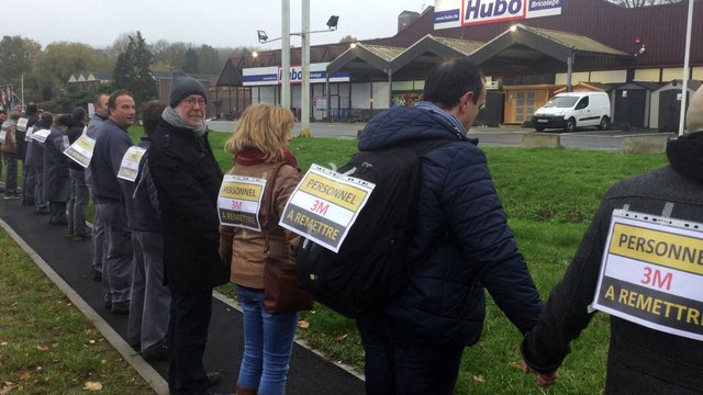 Le personnel de 3M manifeste pour une reprise de l’usine à Nivelles
