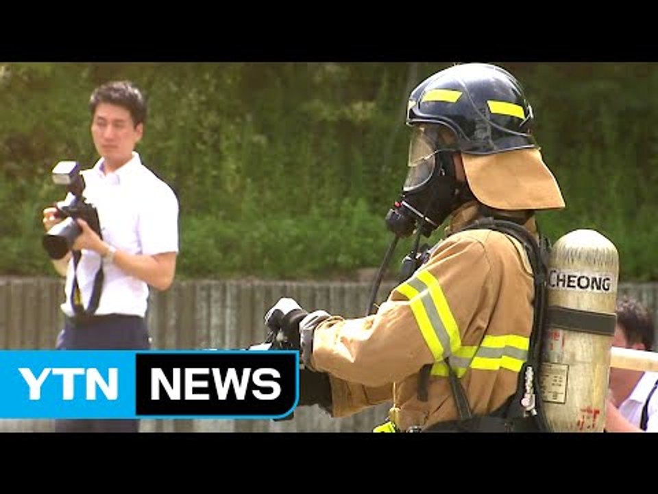 폭염 속 실전 같은 예비 소방관들의 훈련 / YTN (Yes! Top News)