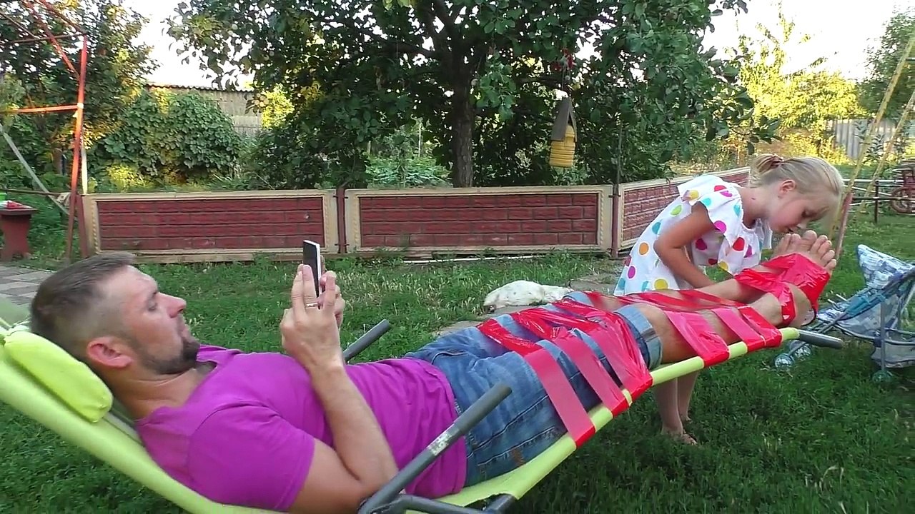 Funny Baby Prank, Bad Baby crying! Learn colors with Sticky tape, Finger family nursery rhyme song-E1GBX0xFsbM