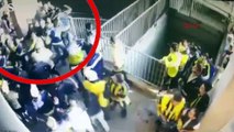 Fenerbahçe derbisinde bıçaklı kavga kamerada