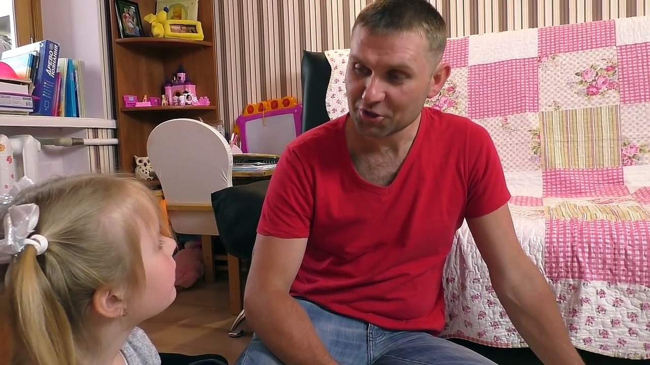 Вредные Детки в школе Битва За КОНФЕТЫ Учим цвета BAD BABY Real Food Fight For Candy Learn colors-3A47Q7UYN0k