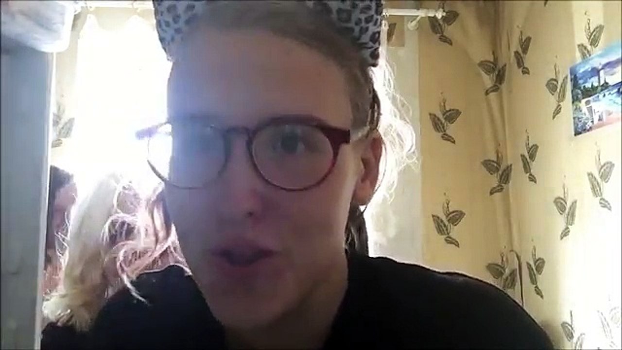 Я не понял, что вы делаете в моём холодильнике — Видео пародия, девушки