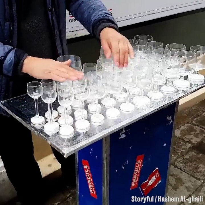 Harry Potter played on the glasses is just magical!