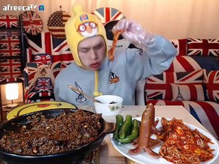 BJ꽃돼지 짜짱밥+배추김치+비엔나소세지 먹방