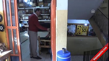 Antika merakı radyo koleksiyoncusu yaptı