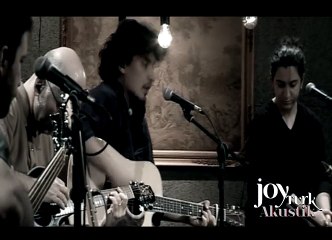 Pinhani - Hiç Kimseyim (Akustik)