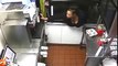 Elle cambriole par la fenêtre du McDrive : soda, frites, argent !! Voleuse McDonalds