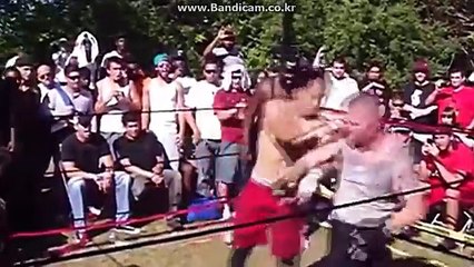 미국 군인 vs 태국인 무에타이 코치 길거리 싸움. 과연 승자는..?