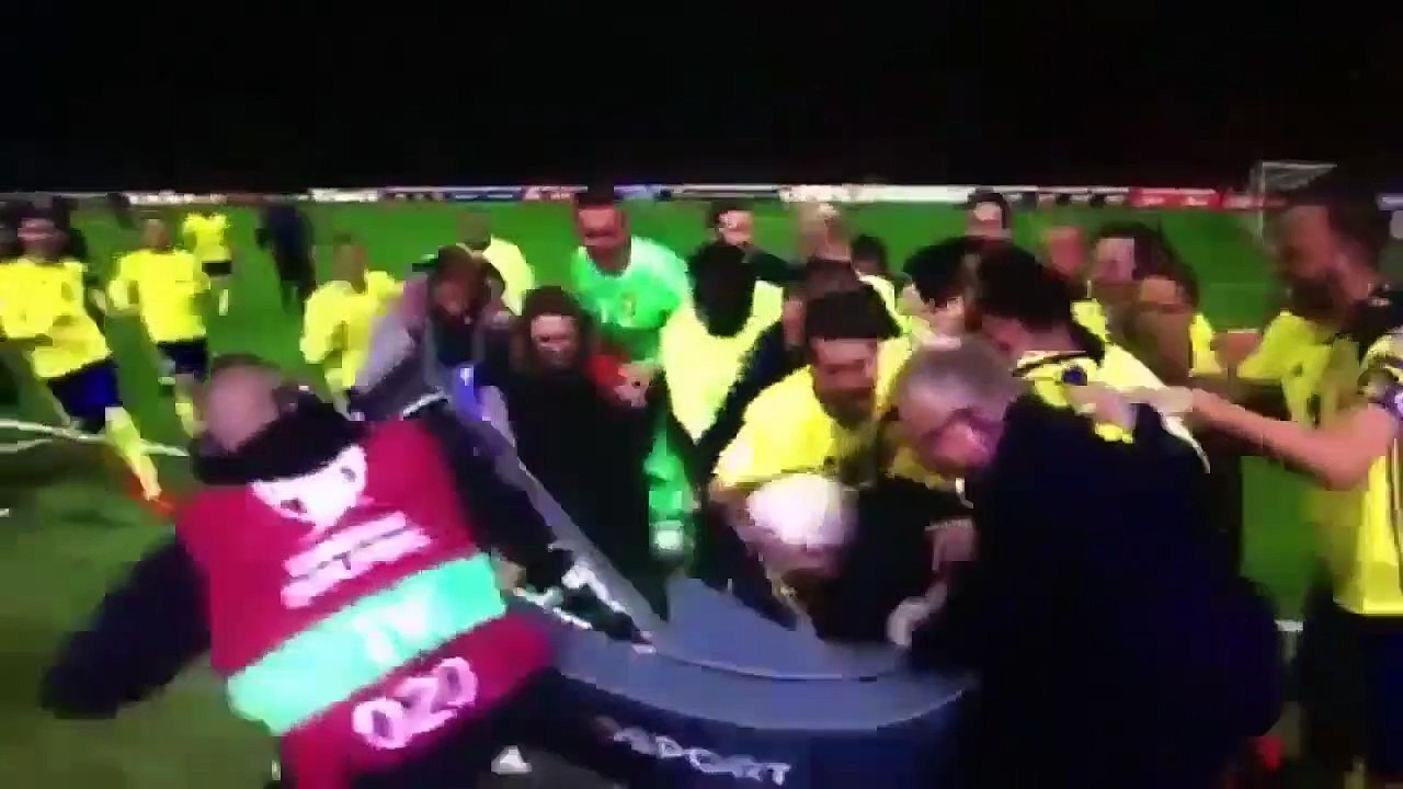 Quand les joueurs suédois détruisent un plateau TV