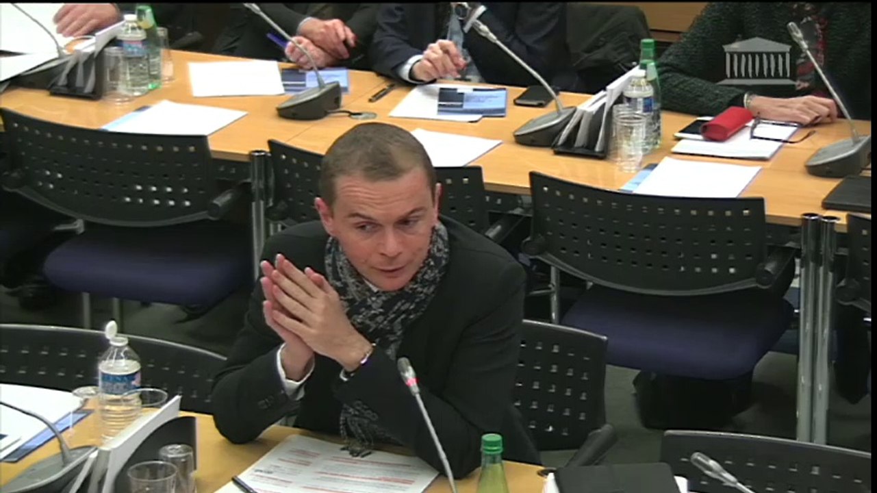 Examen en commission de la loi ratifiant l'ordonnance créant l'établissement public unique Paris La Défense le 15/11/17
