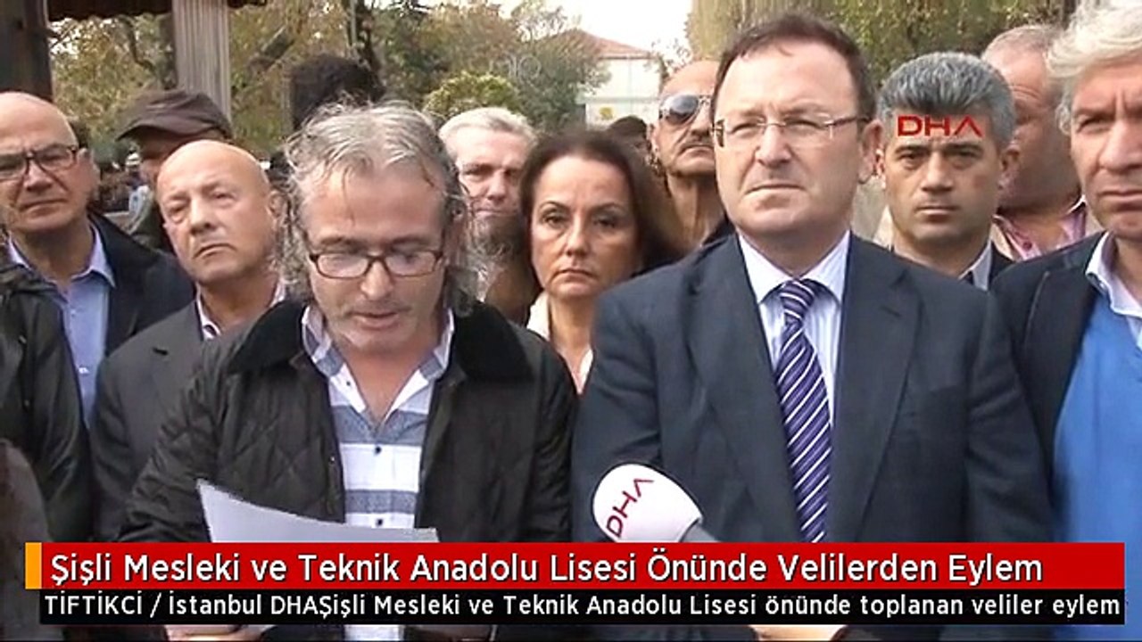 Şişli Mesleki ve Teknik Anadolu Lisesi Önünde Velilerden Eylem