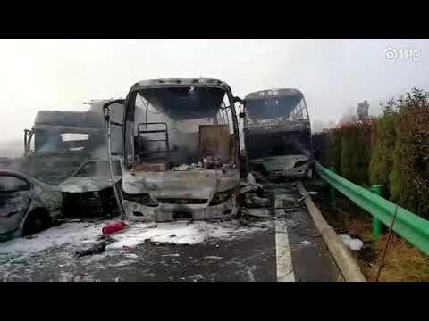 More Than 30 Cars Involved in Expressway Pile-Up in Anhui, Eastern China