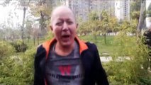 Roar! Chinese senior citizens practice kung fu very loudly in park