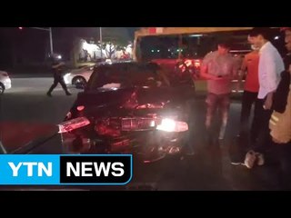 강남 사거리에서 승용차 '쾅'...운전자 2명 부상 / YTN (Yes! Top News)