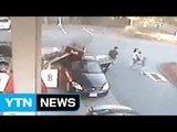 [영상] 차량 폭발 직전 아이 구한 위대한 모성애 / YTN (Yes! Top News)