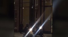 Cambriolage de l’Apple Store central de Londres par 10 hommes en scooters.