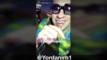 Bad Bunny Conduciendo auto de carrera al estilo Vin Diesel