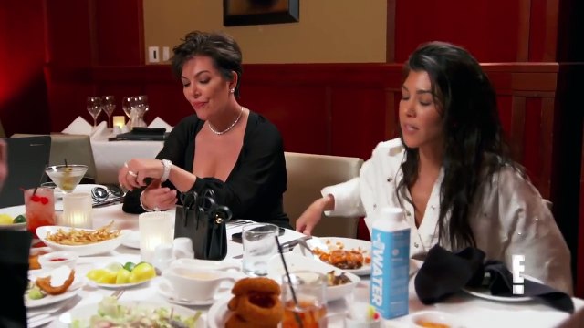 Kris Jenner Hires A Scribe To Record Her Life & Khloe Immediately Trolls The Hell Out Of Her With Queefing Jokes