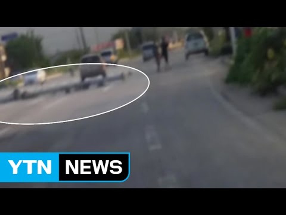 교통사고로 신호등 쓰러져...일대 교통 혼잡 / YTN (Yes! Top News)