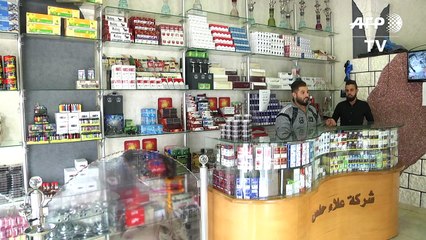 سوق السجائر في غزة تنتعش لكن عجلة الاقتصاد لا تزال متعثرة