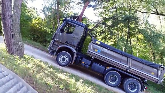 Ein Truck für alle Fälle - Die faszinierende Vielfalt des Mercedes-Benz Arocs im Bauverkehr
