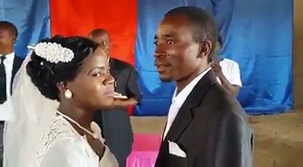 MUST WATCH: WEDDING KISSING OF THE YEAR 2017