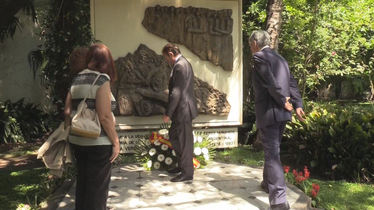 García-Escudero homenajea a desaparecidos españoles en dictadura argentina.-