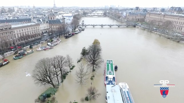 Crue de la Seine : les images spectaculaires prises d'un drone