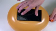 Una cover per lo smarphone da un palloncino Con questo trucco si può