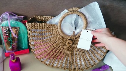 SURPRISING MOM WITH FIRST CLASS HAWAII TICKETS!!