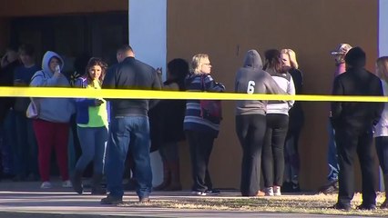 美 고교 총기 난사로 19명 사상...3세 아기도 희생 / YTN