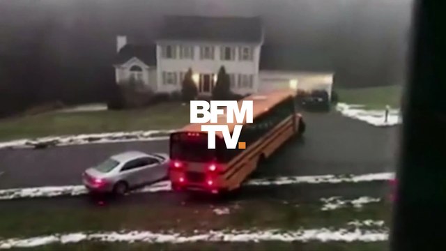 Aux États-Unis, ce car scolaire ne parvient pas à s'arrêter à cause du verglas