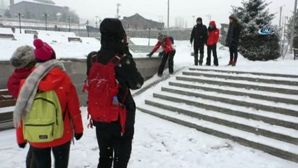 Kars’ta yoğun kar yağışı etkili oluyor