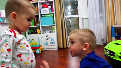 Bad Baby Ванна из Снега МАМА в СЛЕЗАХ Детки Замерзли ⁄ Kids Snow Bath Challenge Super Gross