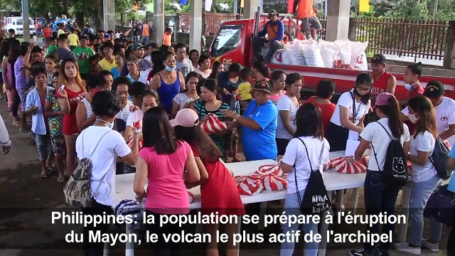 Philippines: un volcan crache des fontaines de lave