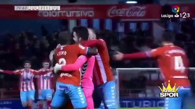 Kaleci 60 metreden rakip kaleciyi avladı