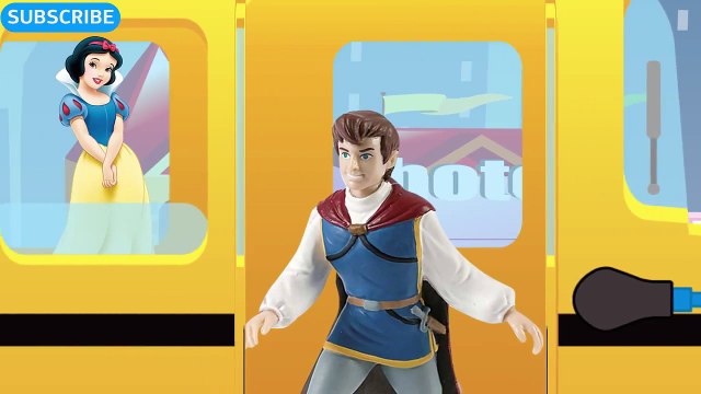 Disney Snow White and the Seven Dwarfs Wheels on the Bus Song