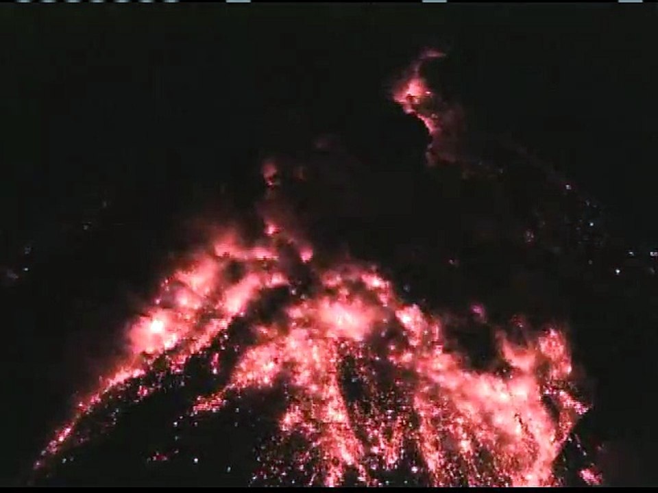 Mayon continues to spit lava