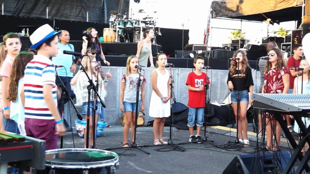 Stage de percussions de l'école de musique de Mèze - le final dans l'enceinte du Festival de Thau