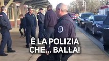 Ecco cosa succede quando la polizia si mette a ballare