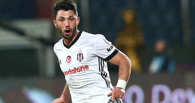 Beşiktaş Tolgay Arslan'la Sözleşme Yeniledi