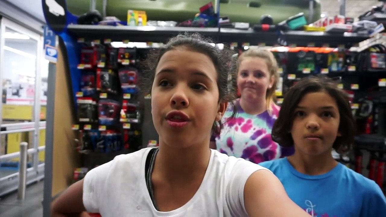 SILLY SARDINES IN WALMART | RYKLAI