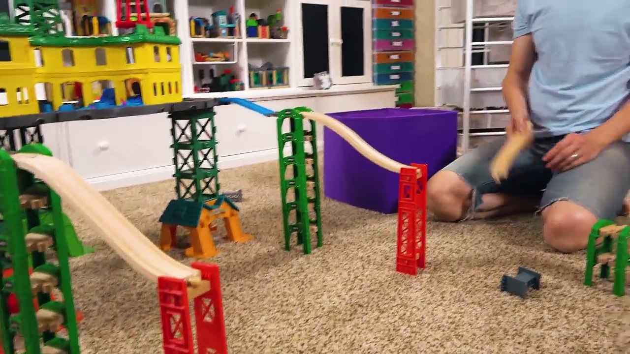 Thomas and Friends   SUPER STATION CHALLENGE! Thomas Train with Trackmaster   Toy Trains for Kids