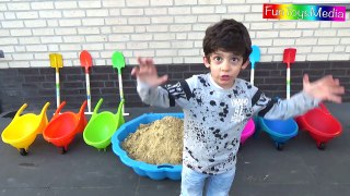 Learn Colors with Sand for Children, Toddlers and Babies - Learn Colours with Shovel Toys for Kids