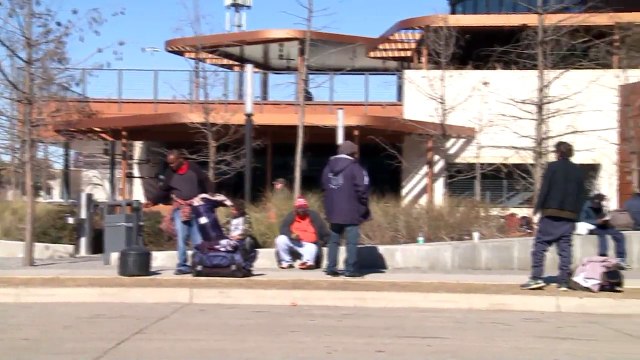 Texas Shelter Hires the Homeless to Help Clean Up the City
