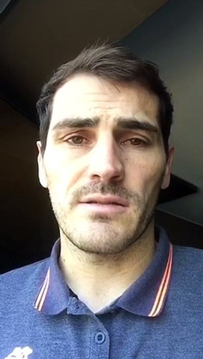 Iker Casillas salue Gianluigi Buffon