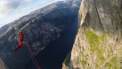 فيديو لمغامر يحطم الرقم القياسي بالسقوط الحر