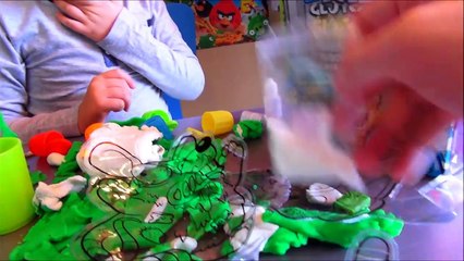 Trash Pack MEGA JAJKO NIESPODZIANKA z Play-Doh - glutowe śmieciaki